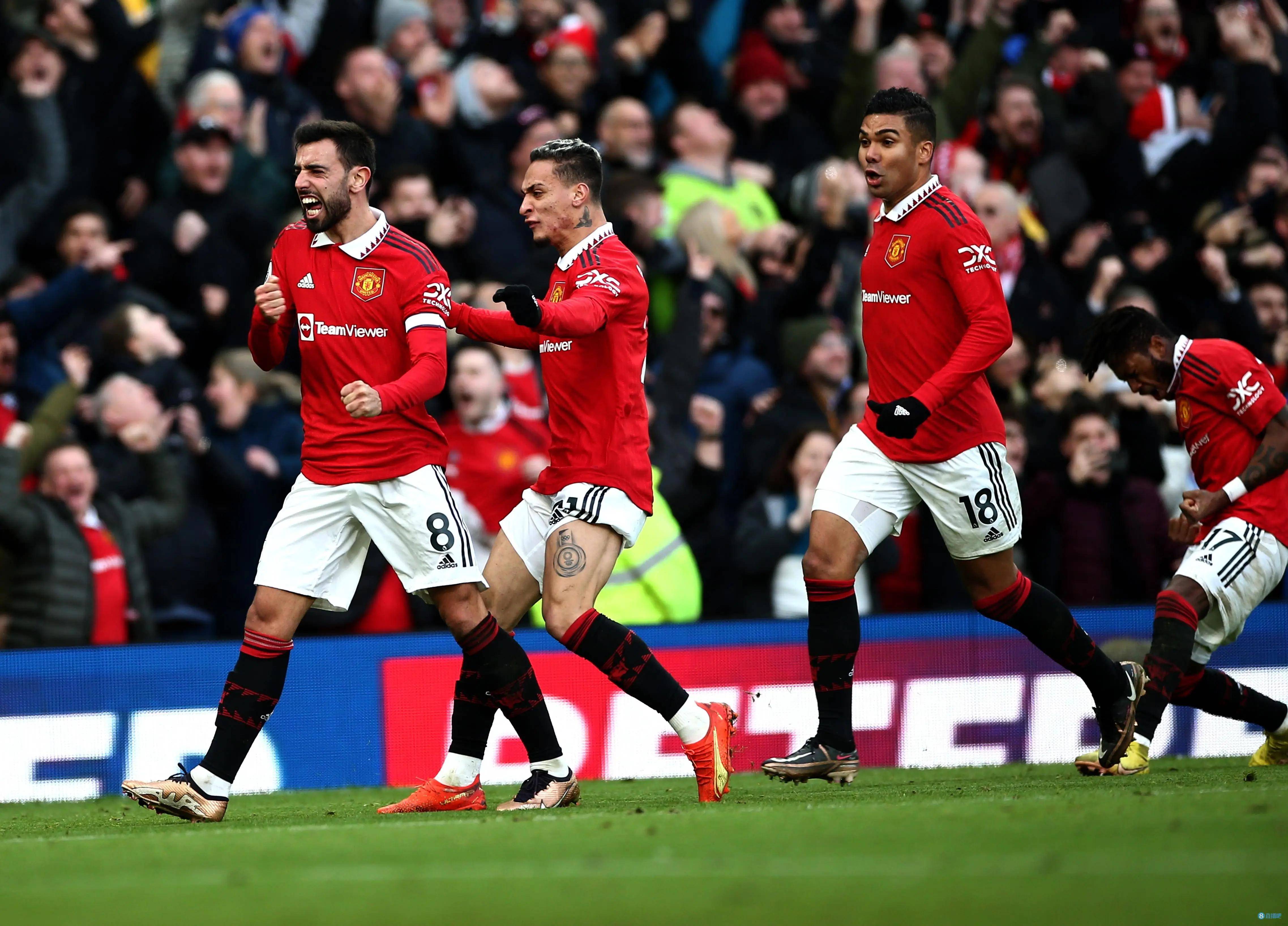 詹姆斯在曼联比赛中表现优异，反败为胜引发热议！