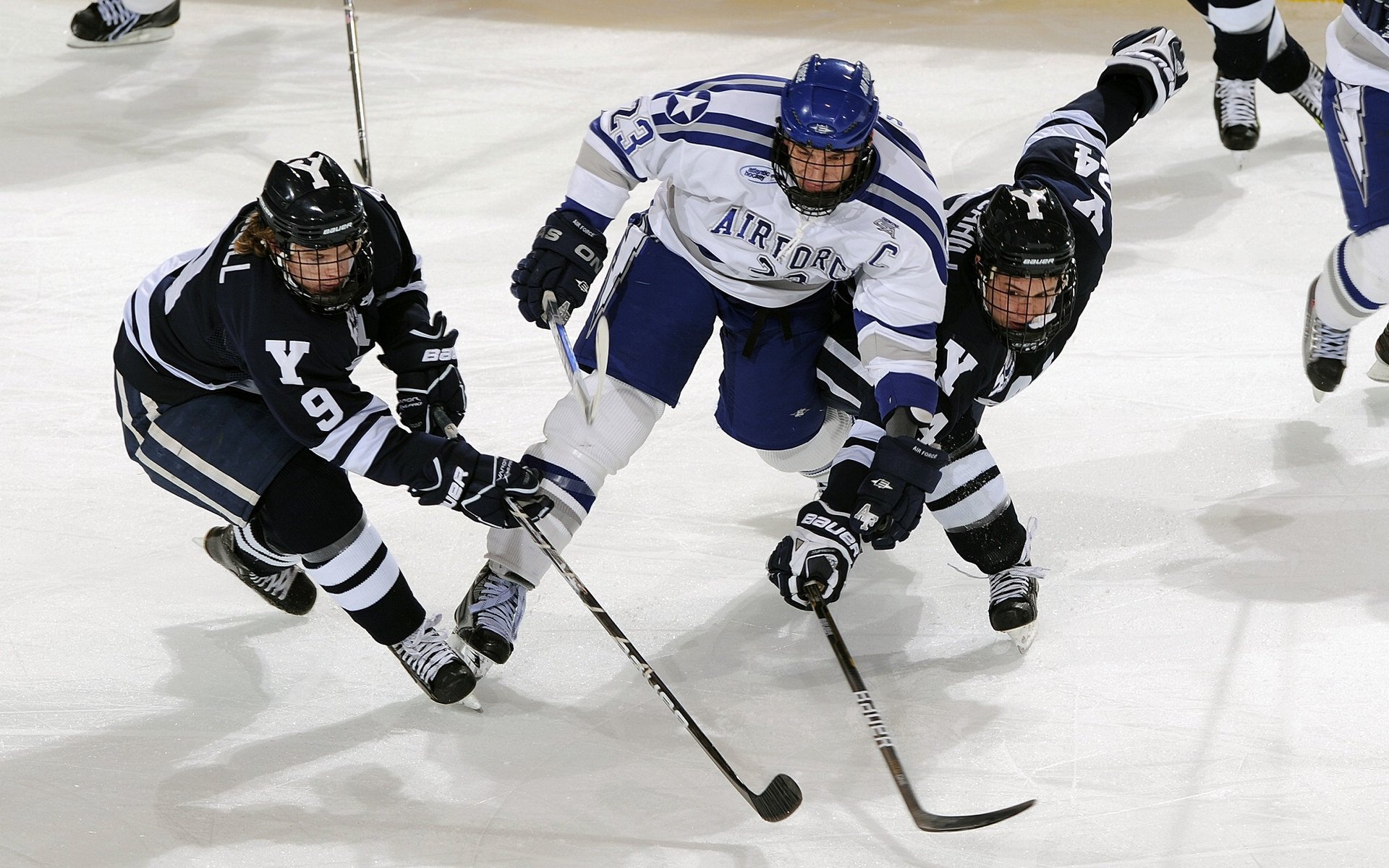 阿扎伦卡与80激战阿森纳分钟,出色发挥胜负难料!,巴特勒焦点对战全场沸腾不已
